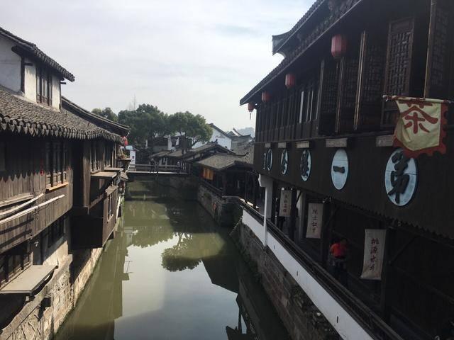 逃离世界杯的现场
